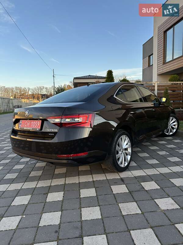 Ліфтбек Skoda Superb 2018 в Стрию