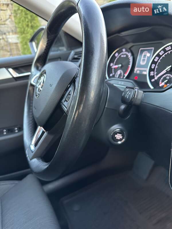 Ліфтбек Skoda Superb 2018 в Стрию