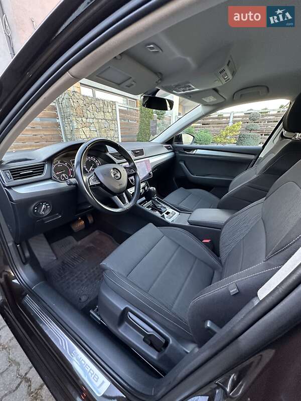 Ліфтбек Skoda Superb 2018 в Стрию
