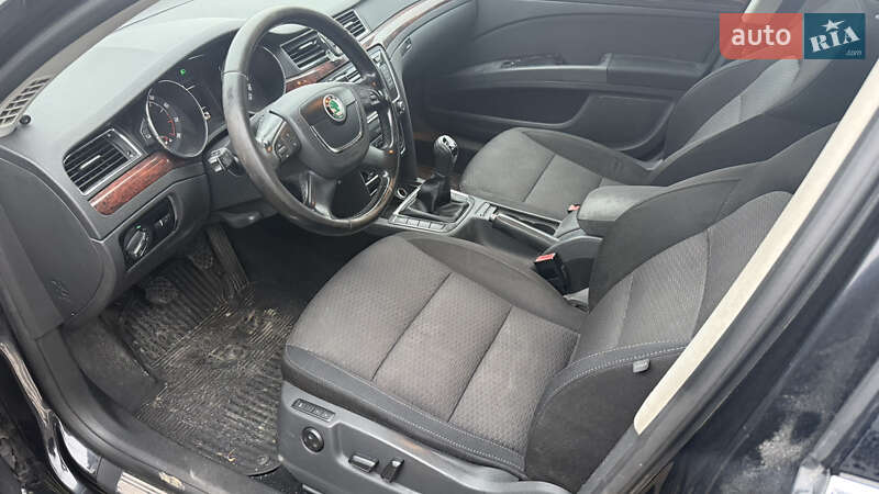 Ліфтбек Skoda Superb 2011 в Калуші