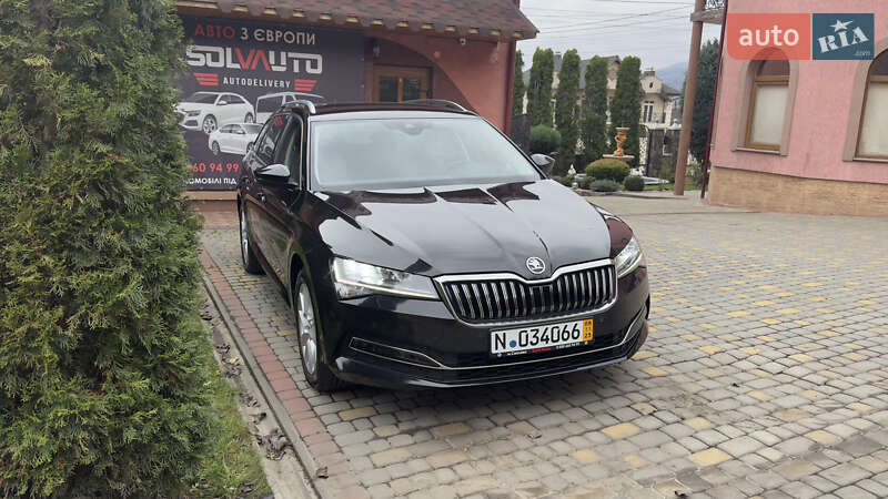 Универсал Skoda Superb 2022 в Сваляве