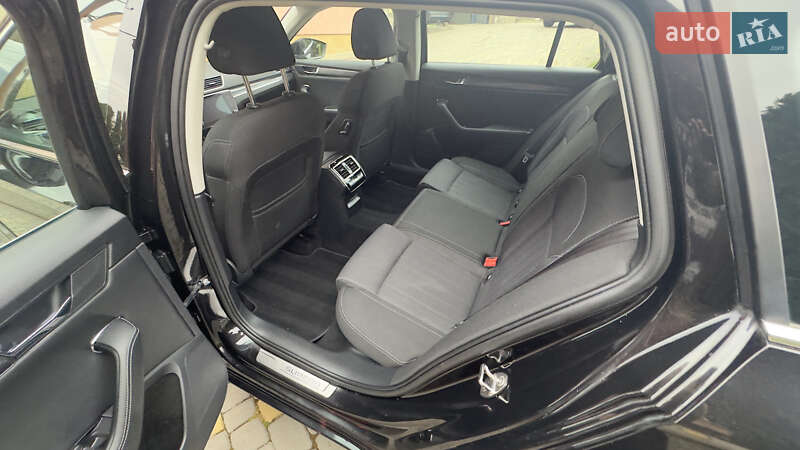 Универсал Skoda Superb 2022 в Сваляве