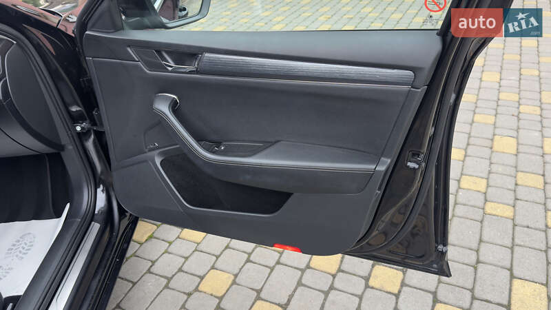 Универсал Skoda Superb 2022 в Сваляве