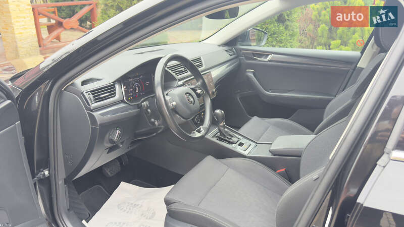 Универсал Skoda Superb 2022 в Сваляве