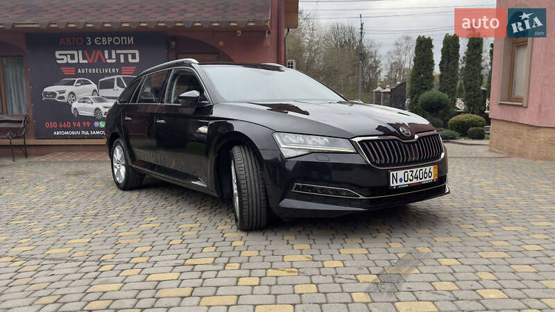 Универсал Skoda Superb 2022 в Сваляве