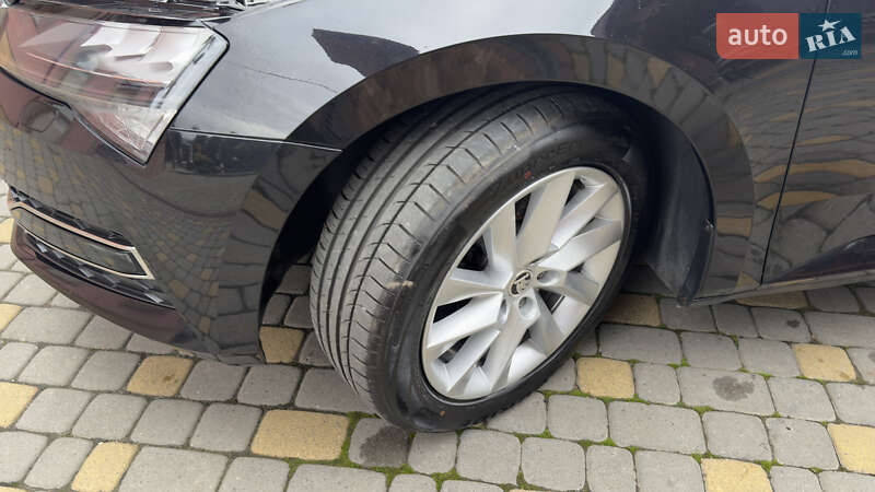 Универсал Skoda Superb 2022 в Сваляве