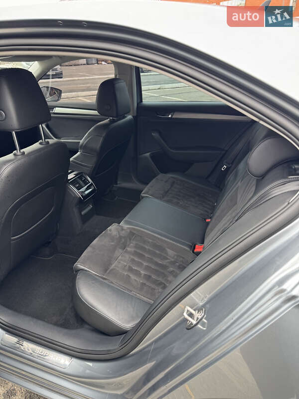 Лифтбек Skoda Superb 2016 в Киеве