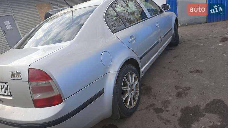 Лифтбек Skoda Superb 2006 в Славянске
