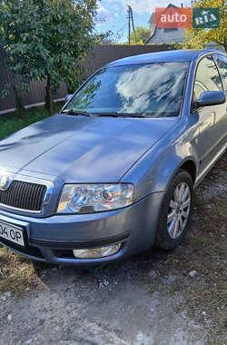 Лифтбек Skoda Superb 2004 в Счастливом