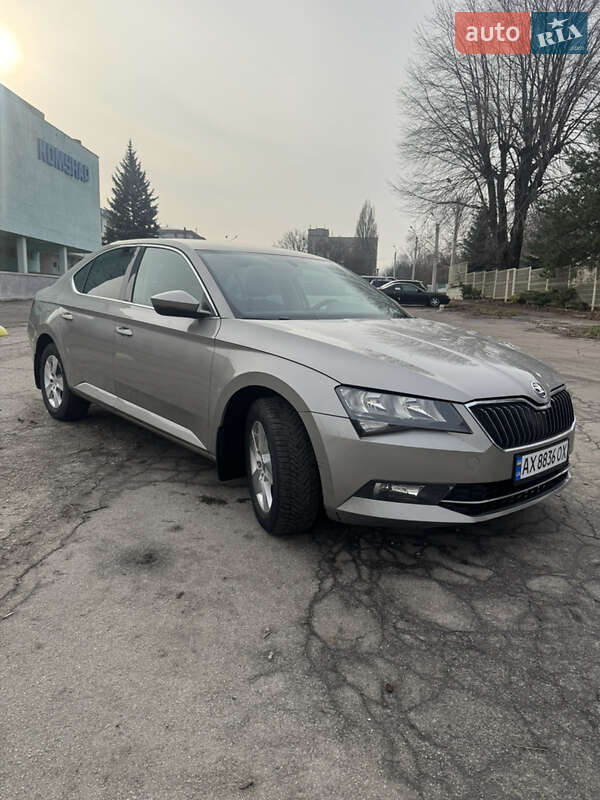 Лифтбек Skoda Superb 2016 в Харькове