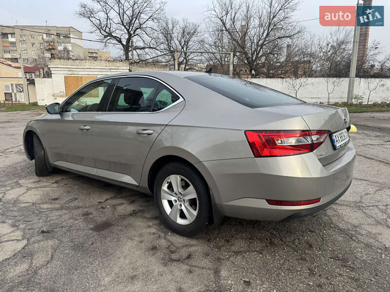 Лифтбек Skoda Superb 2016 в Харькове
