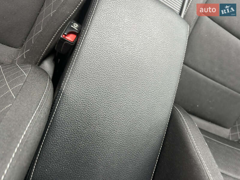 Лифтбек Skoda Superb 2016 в Мостиске