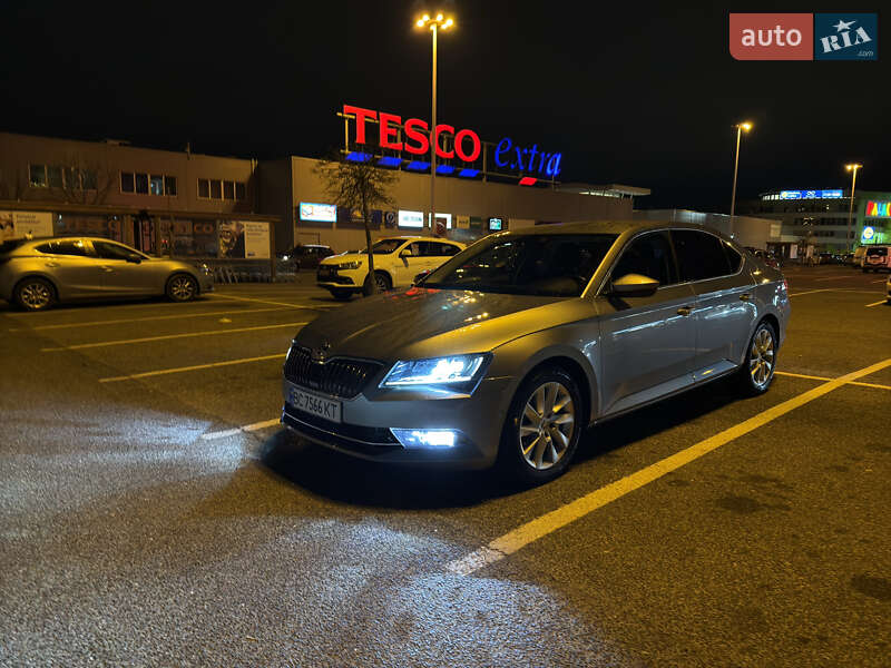 Ліфтбек Skoda Superb 2015 в Дрогобичі