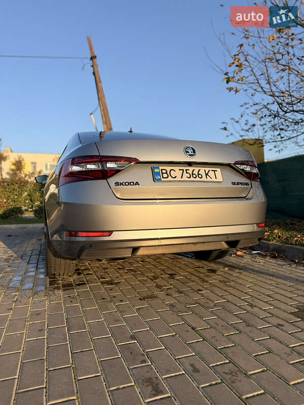 Ліфтбек Skoda Superb 2015 в Дрогобичі