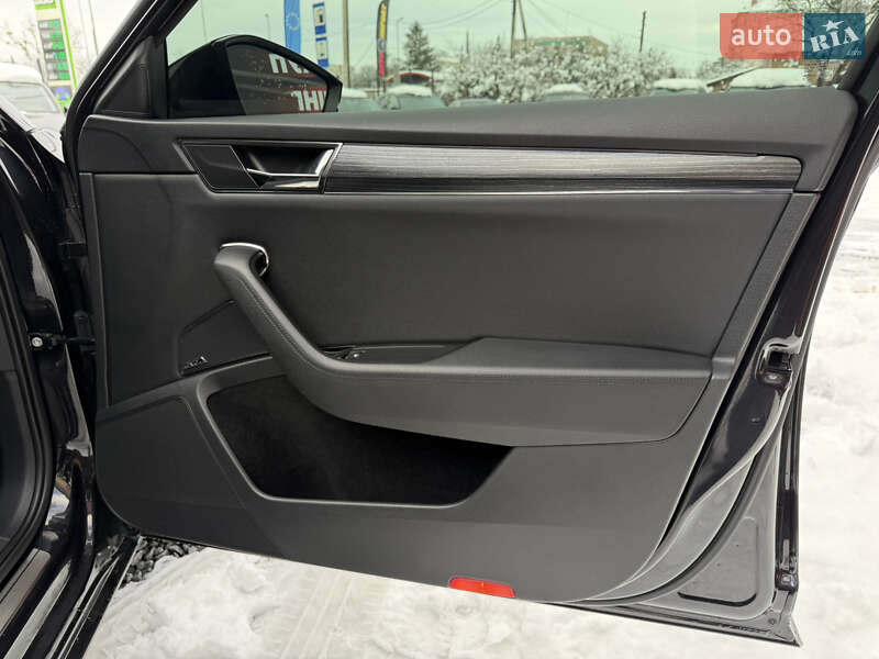 Ліфтбек Skoda Superb 2019 в Стрию