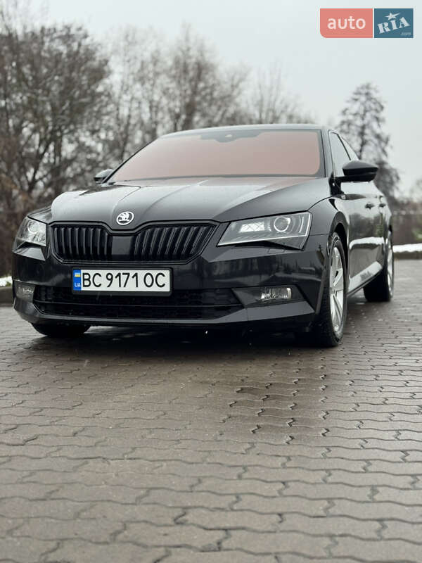 Лифтбек Skoda Superb 2019 в Бродах