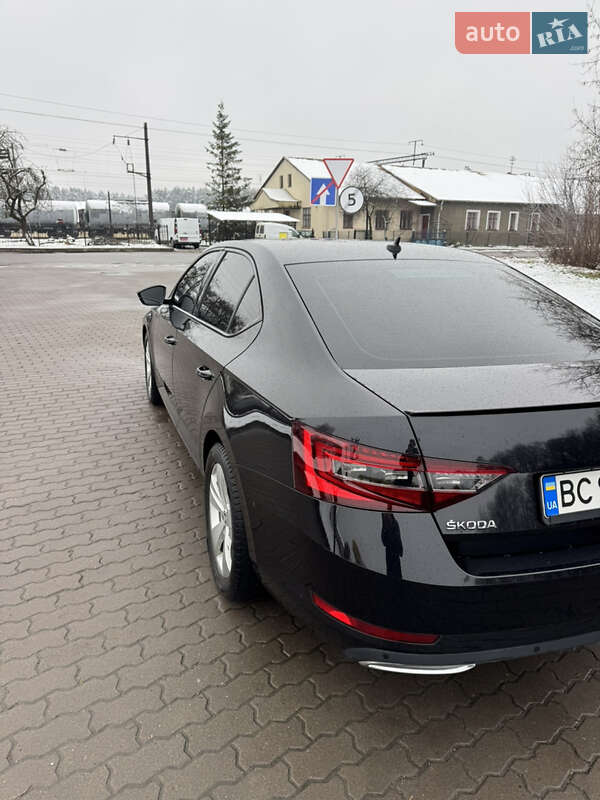 Лифтбек Skoda Superb 2019 в Бродах