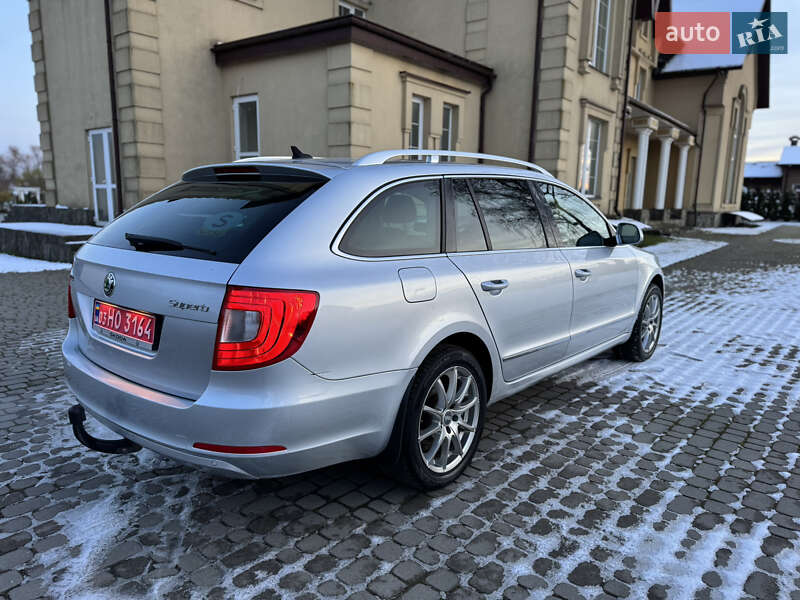 Универсал Skoda Superb 2011 в Почаеве