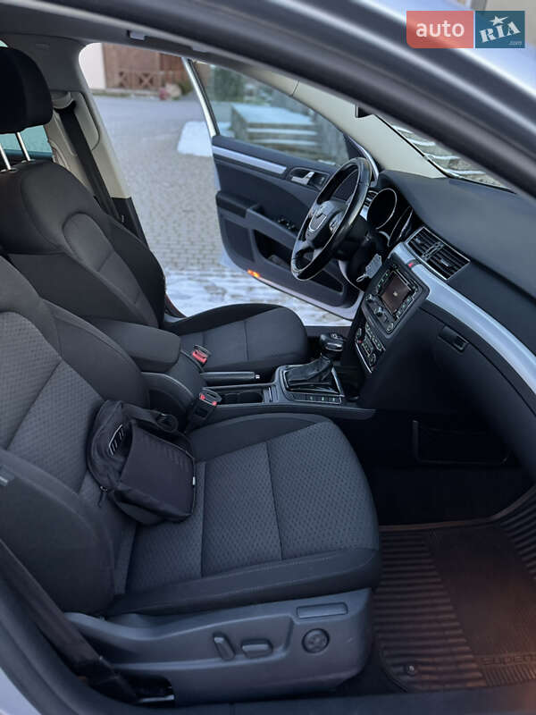 Универсал Skoda Superb 2011 в Почаеве