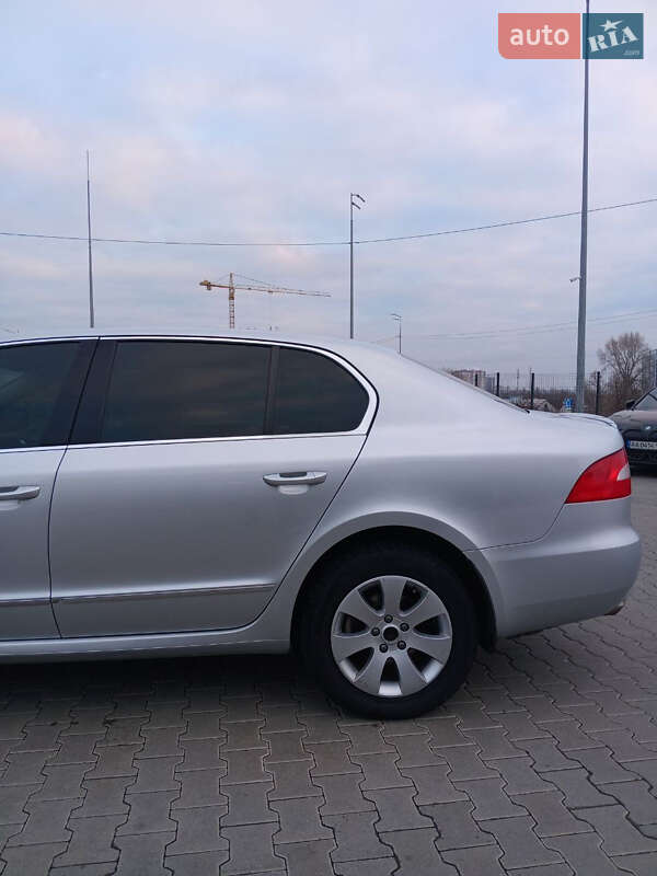 Лифтбек Skoda Superb 2013 в Киеве
