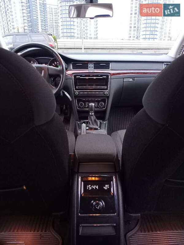 Лифтбек Skoda Superb 2013 в Киеве