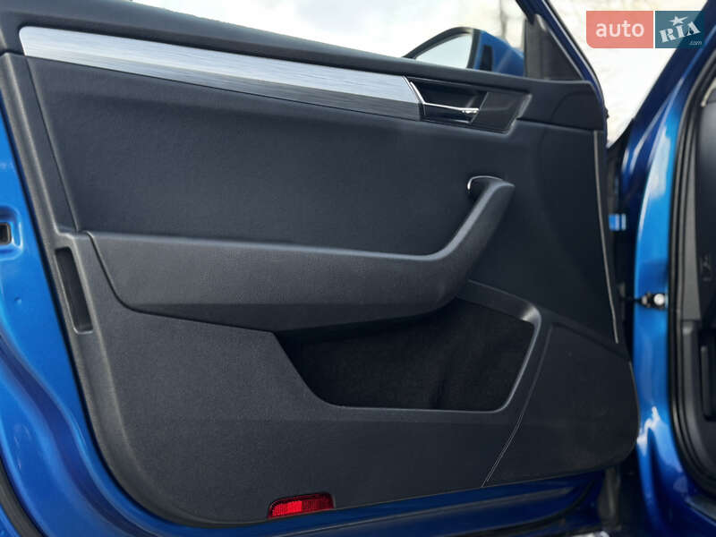 Універсал Skoda Superb 2022 в Дрогобичі