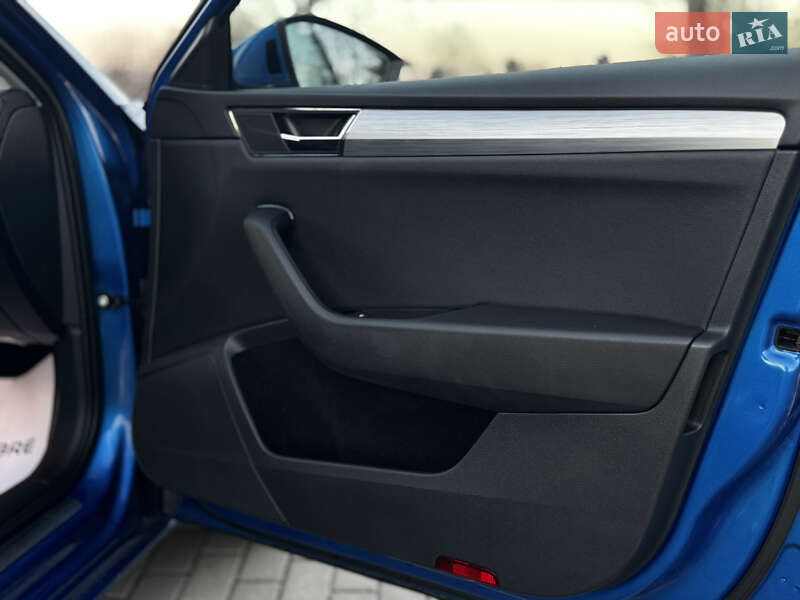 Універсал Skoda Superb 2022 в Дрогобичі