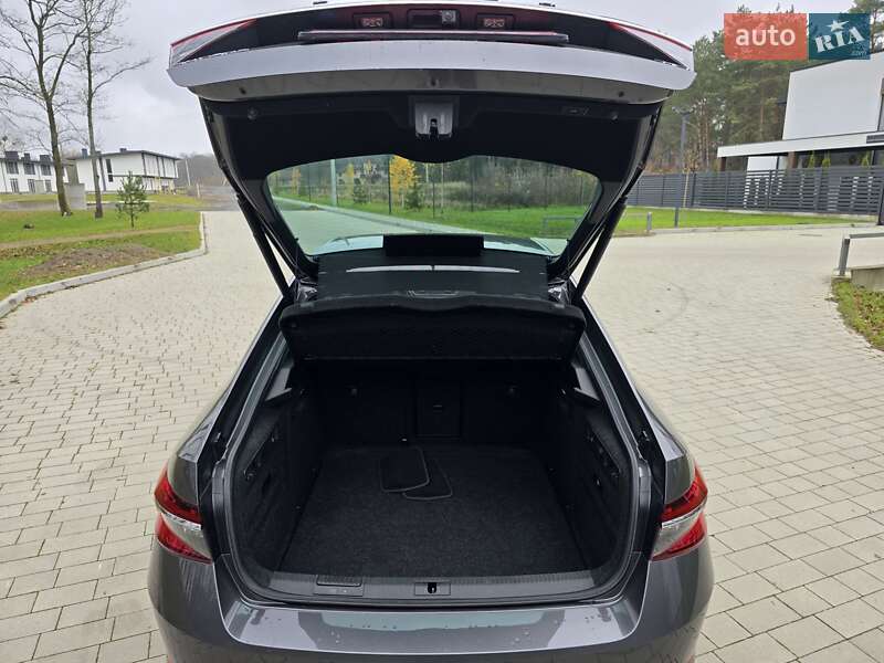 Лифтбек Skoda Superb 2021 в Ковеле