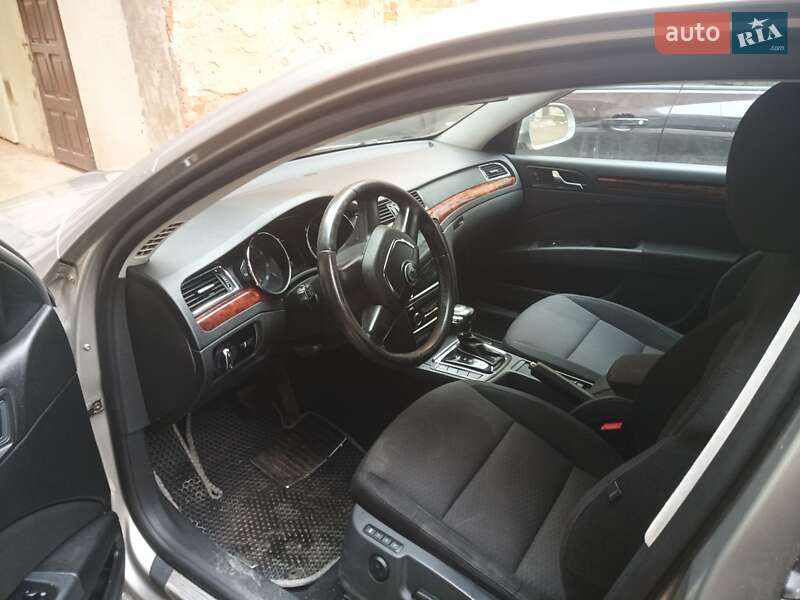 Лифтбек Skoda Superb 2010 в Стрые