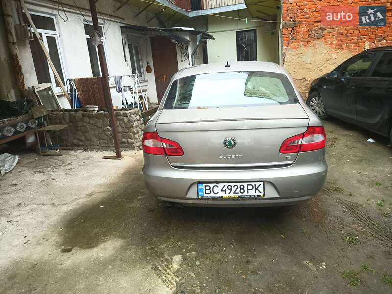 Лифтбек Skoda Superb 2010 в Стрые
