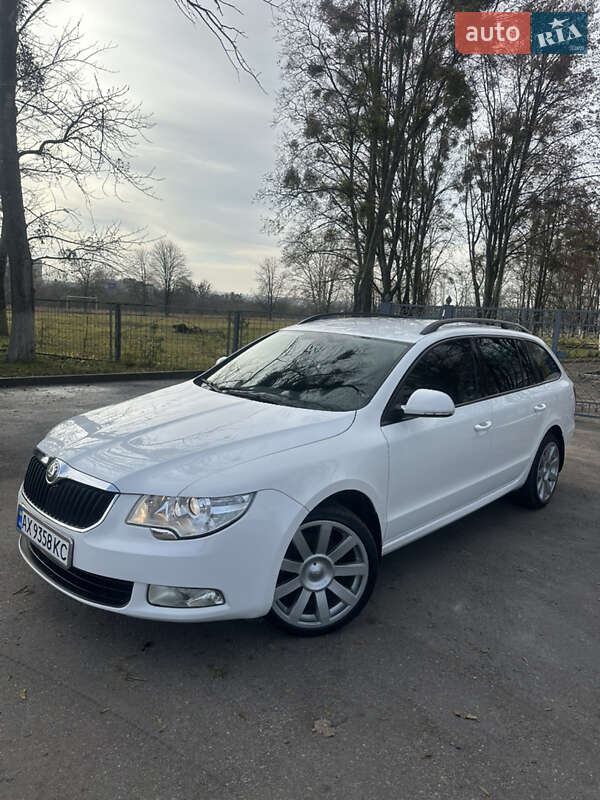 Універсал Skoda Superb 2011 в Харкові
