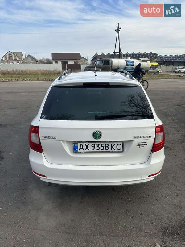 Універсал Skoda Superb 2011 в Харкові