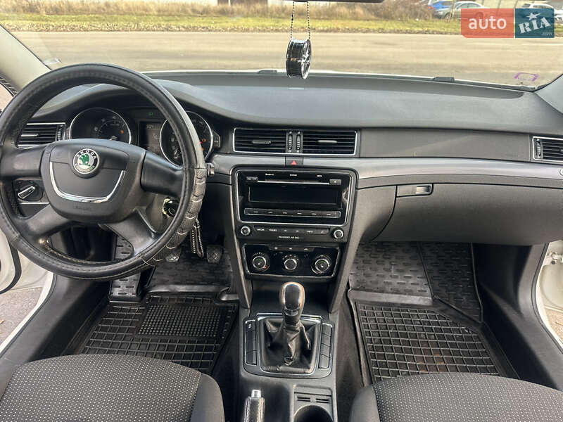 Універсал Skoda Superb 2011 в Харкові