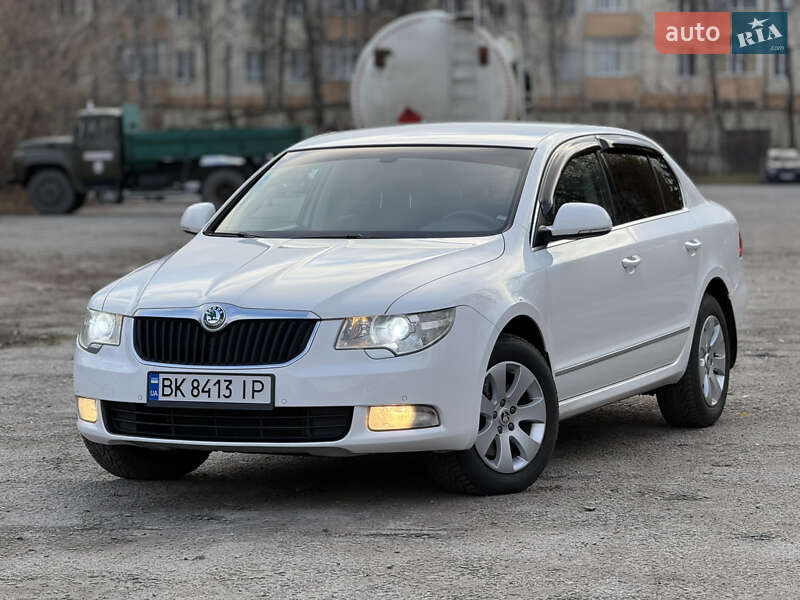 Ліфтбек Skoda Superb 2012 в Звягелі фото 3 Ліфтбек Skoda Superb 2012 в Звягелі
