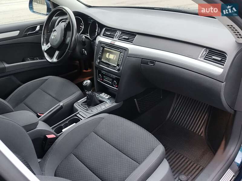 Лифтбек Skoda Superb 2014 в Дубно