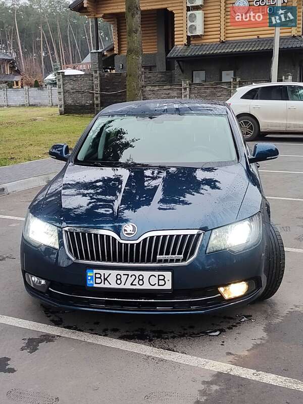 Лифтбек Skoda Superb 2014 в Дубно