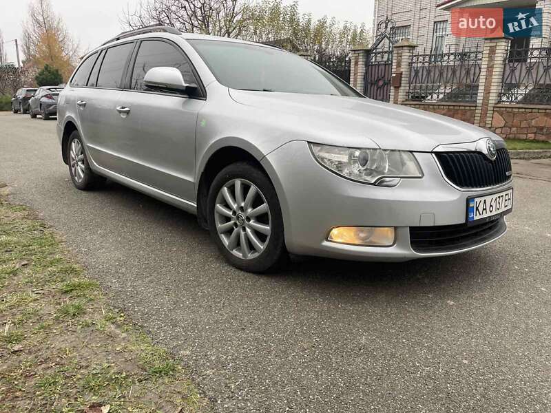 Універсал Skoda Superb 2011 в Києві