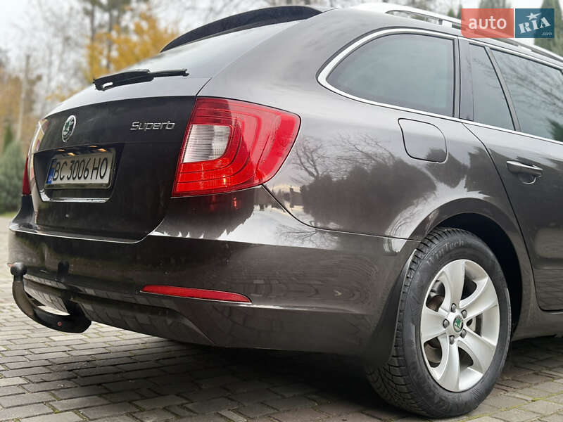 Универсал Skoda Superb 2010 в Самборе