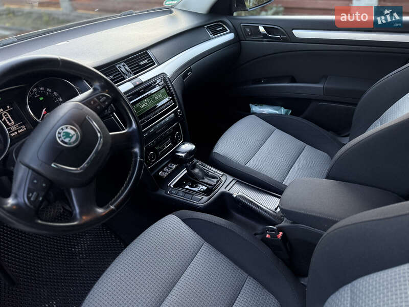 Универсал Skoda Superb 2010 в Самборе