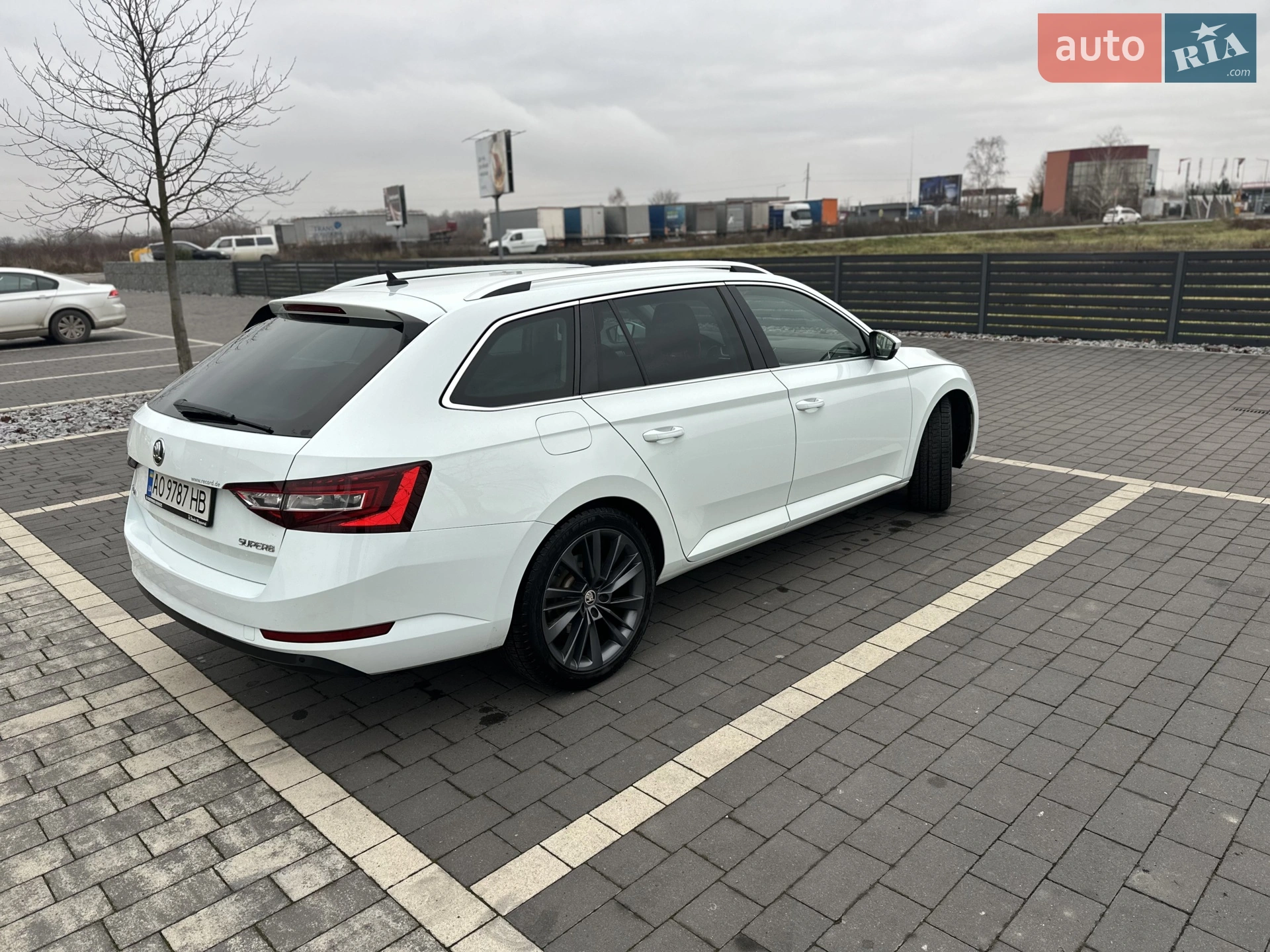 2017 Skoda Superb - мініатюра 15