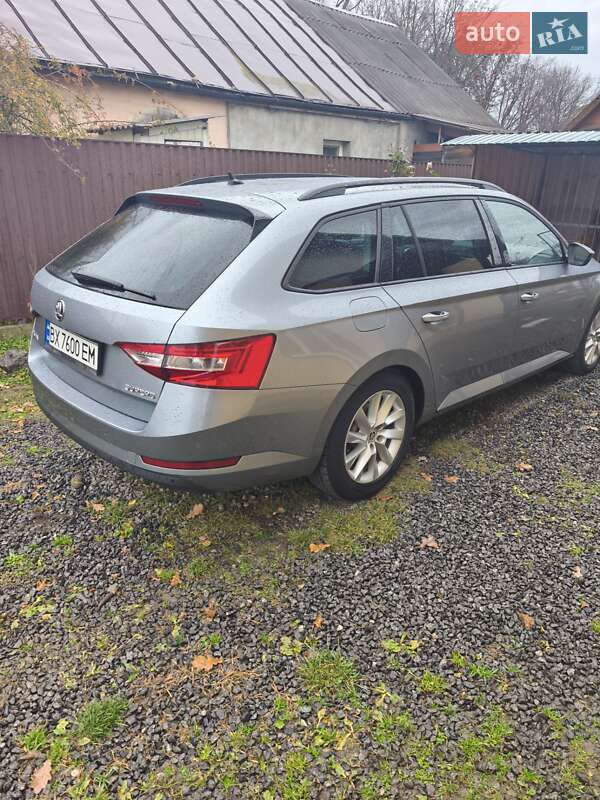 Універсал Skoda Superb 2015 в Шепетівці