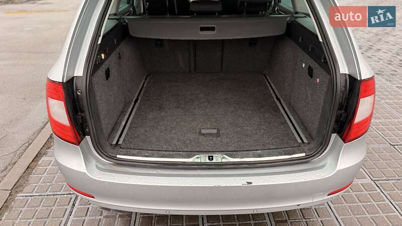 Універсал Skoda Superb 2013 в Києві фото 30 Універсал Skoda Superb 2013 в Києві