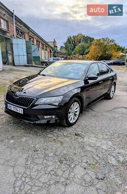 Ліфтбек Skoda Superb 2016 в Дніпрі