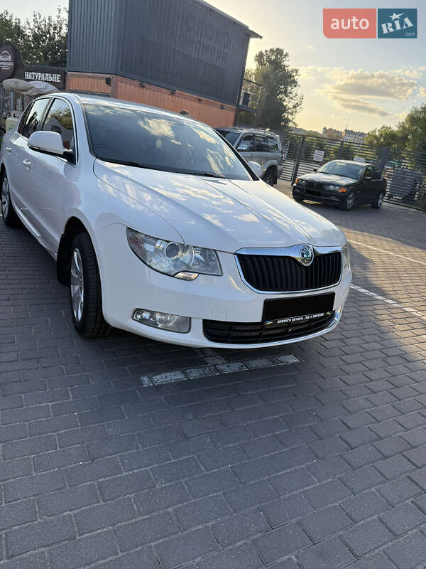 Skoda Superb 2012