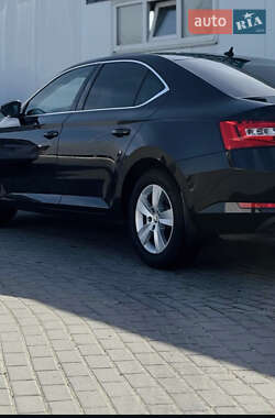 Лифтбек Skoda Superb 2019 в Львове