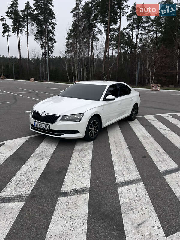 Ліфтбек Skoda Superb 2015 в Києві фото 4 Ліфтбек Skoda Superb 2015 в Києві