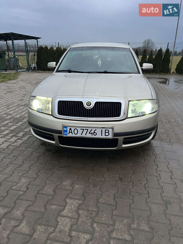 Skoda Superb 2003