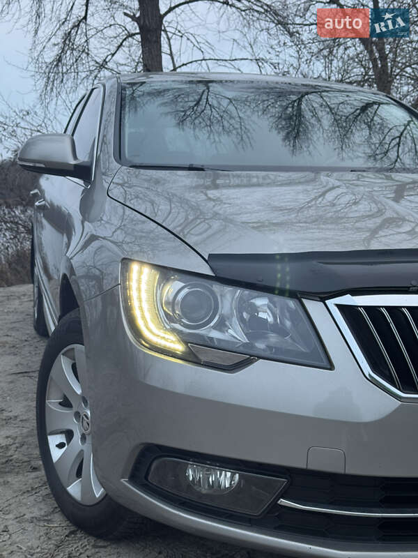 Лифтбек Skoda Superb 2014 в Киеве фото 3 Лифтбек Skoda Superb 2014 в Киеве