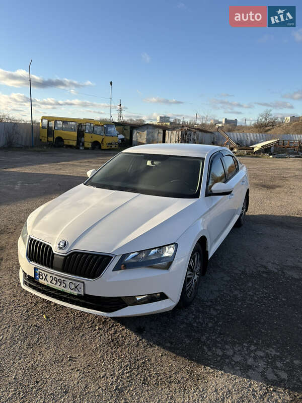 Лифтбек Skoda Superb 2018 в Запорожье фото Лифтбек Skoda Superb 2018 в Запорожье