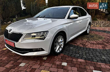 Лифтбек Skoda Superb 2016 в Хусте